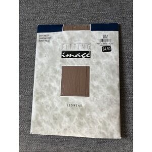 Fitting Image Women's Pantyhose Size B  BEIGE Sandalfoot Day Sheer